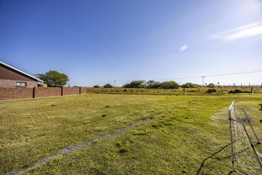 0 Bedroom Property for Sale in Cove Rock Eastern Cape
